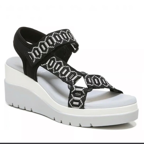 SOUL Naturalizer Black and White Wedge Sandals - Picture 1 of 9